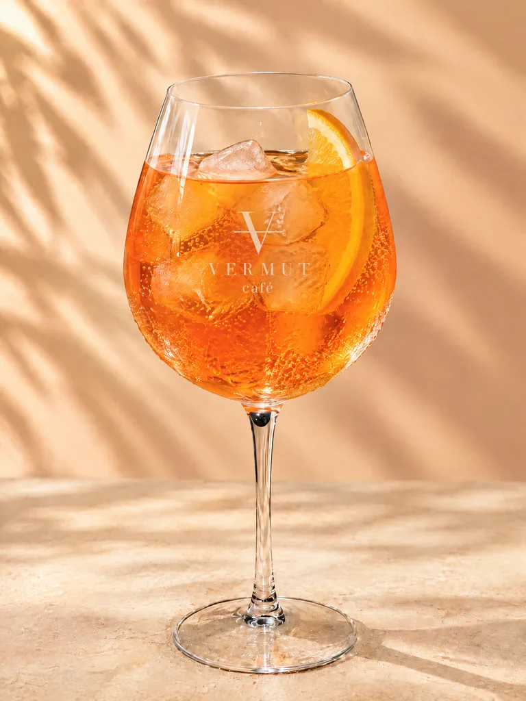 Aperol Spritz · Vermut Café, Pai Walking Street