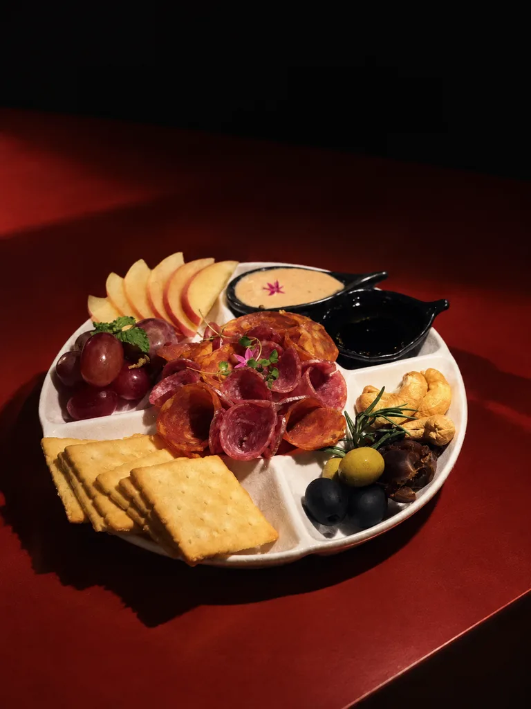 Meat Plate · Vermut Café, רחוב ההליכה בפאי