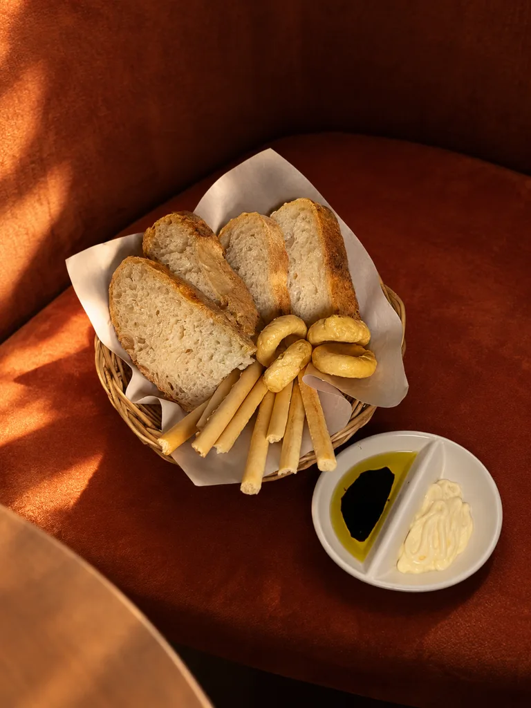 Bread basket · Vermut Café, רחוב ההליכה בפאי