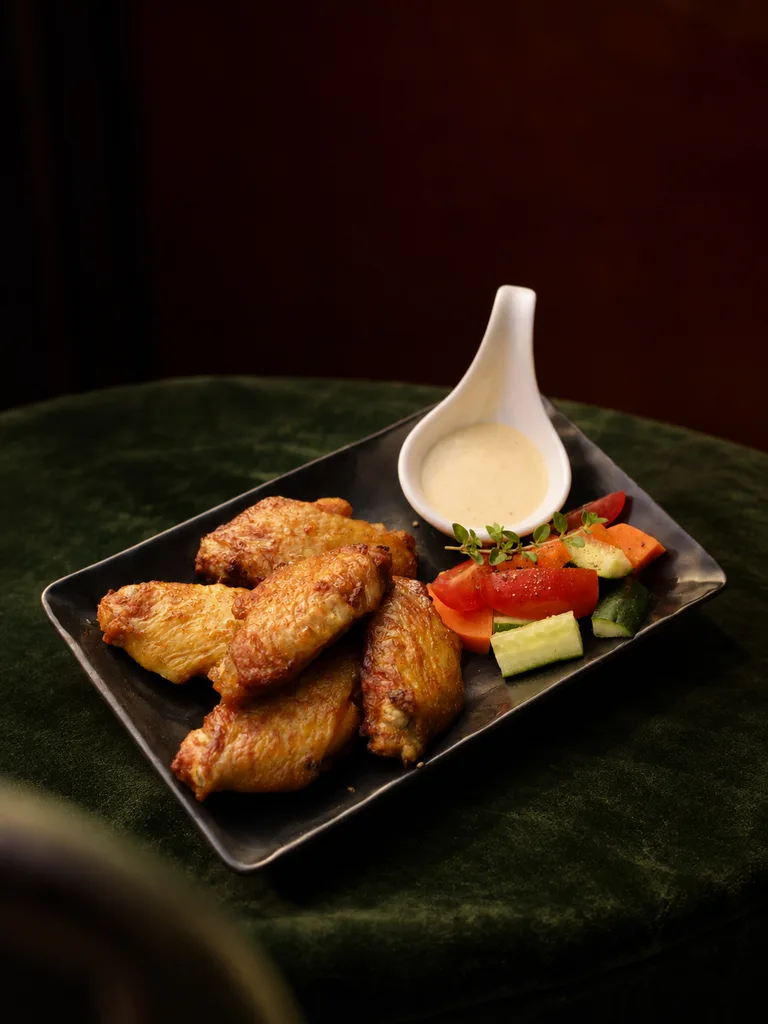 Hot wings · Vermut Café, רחוב ההליכה בפאי