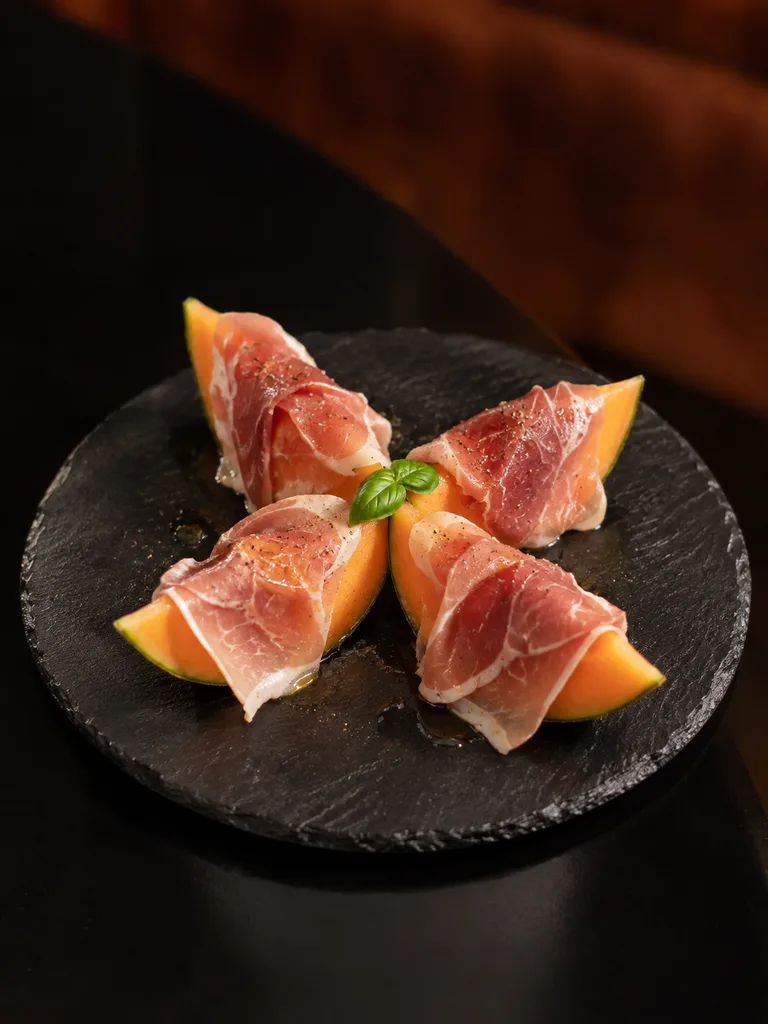 Prosciutto e melone · Vermut Café, Pai Walking Street